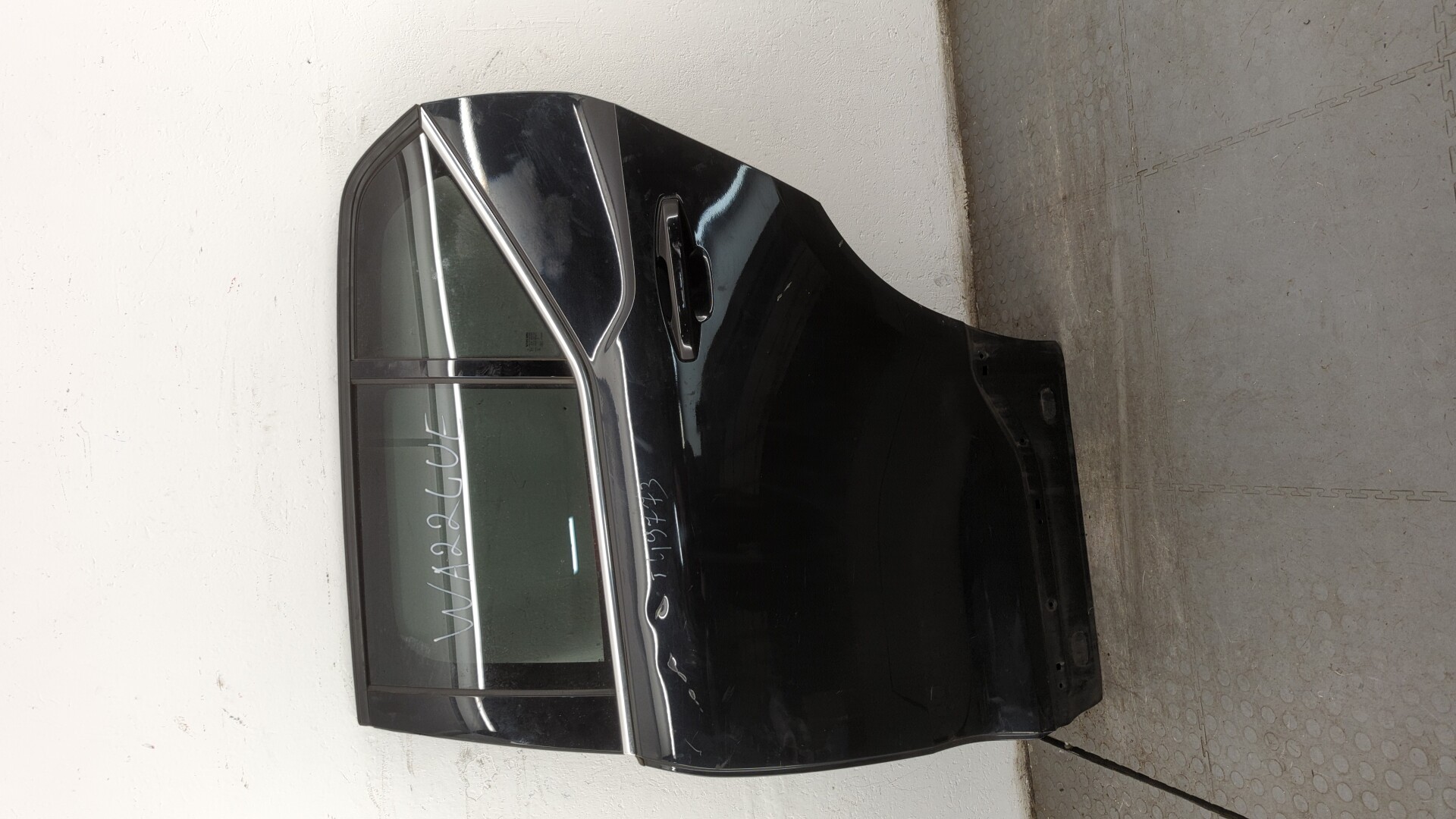 Дверь задняя левая