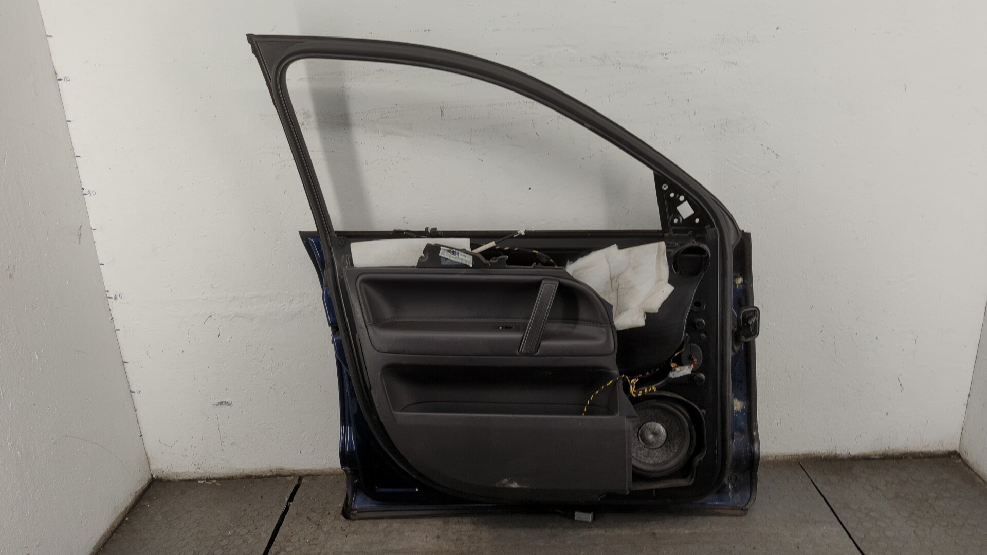 Дверь передняя левая