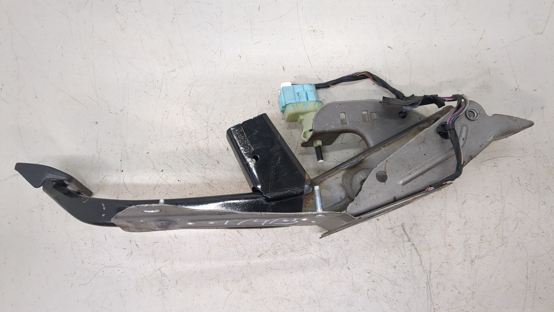 Педаль тормоза