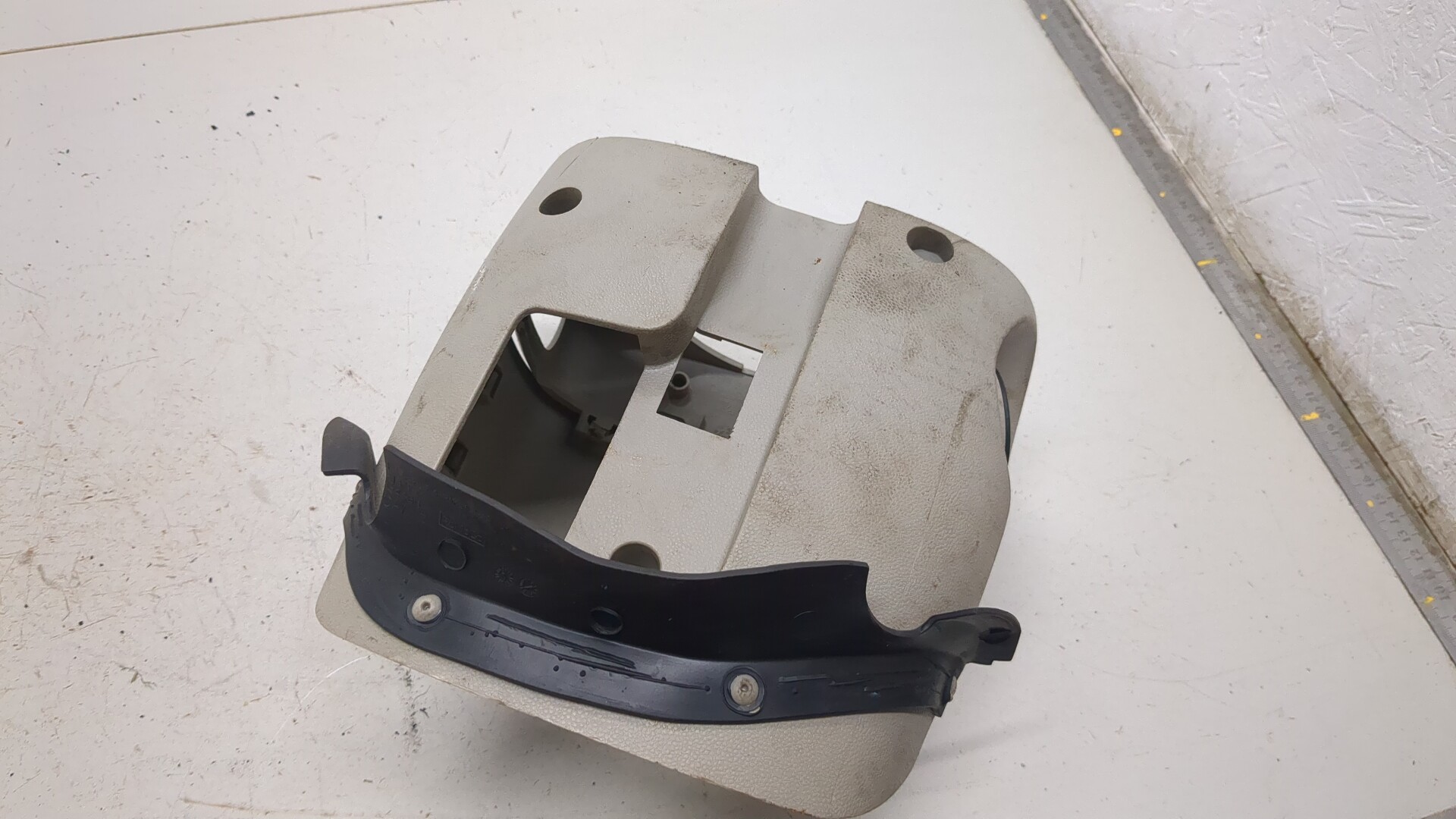 Кожух рулевой колонки