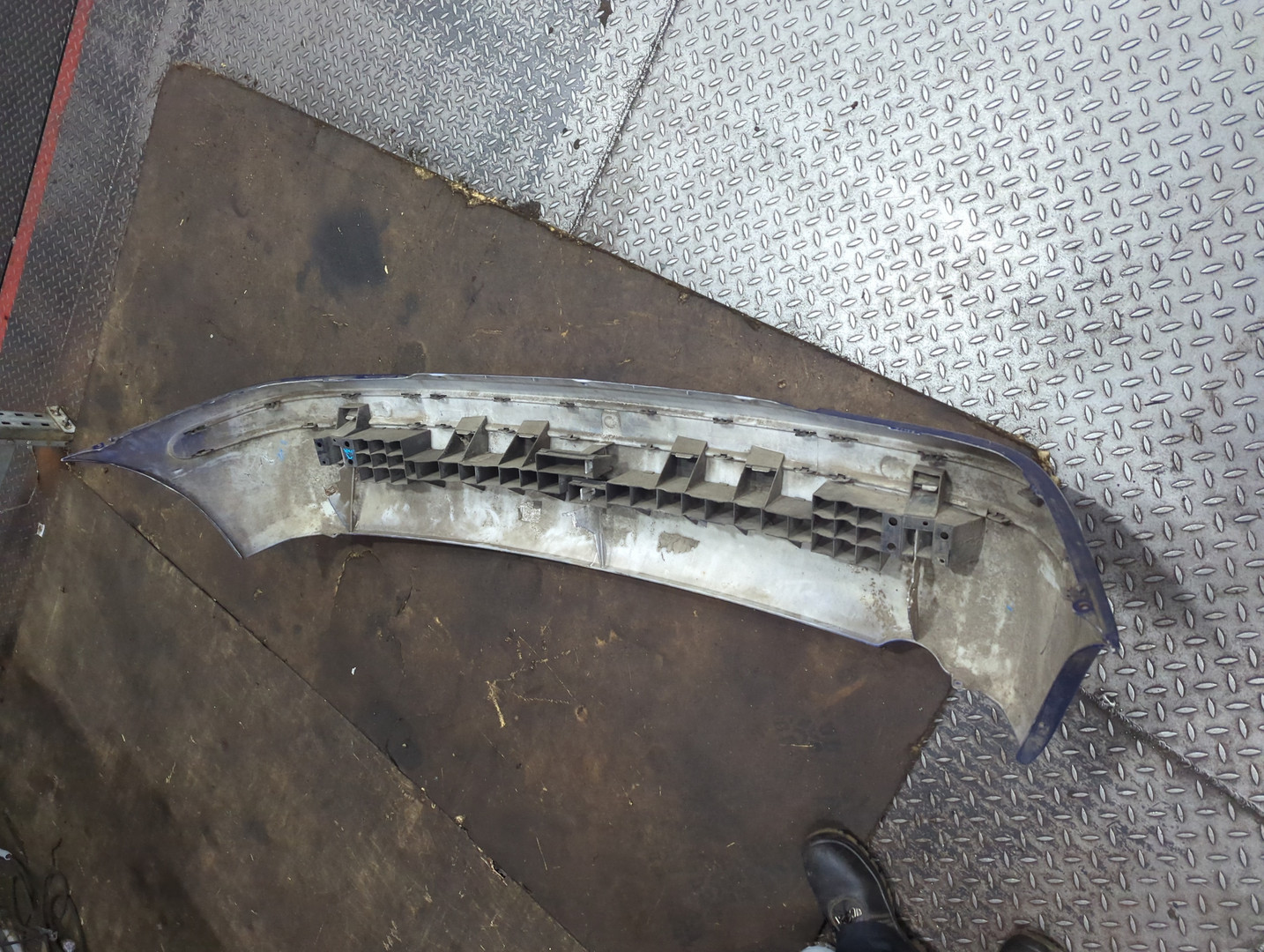 Бампер задний