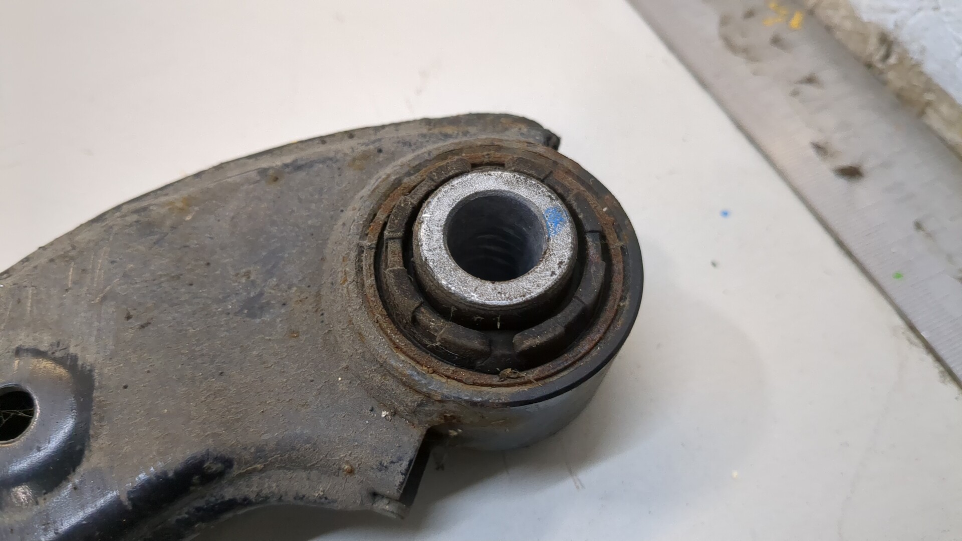 Рычаг задний