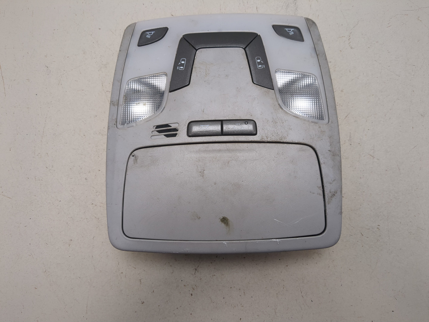 Плафон салонный