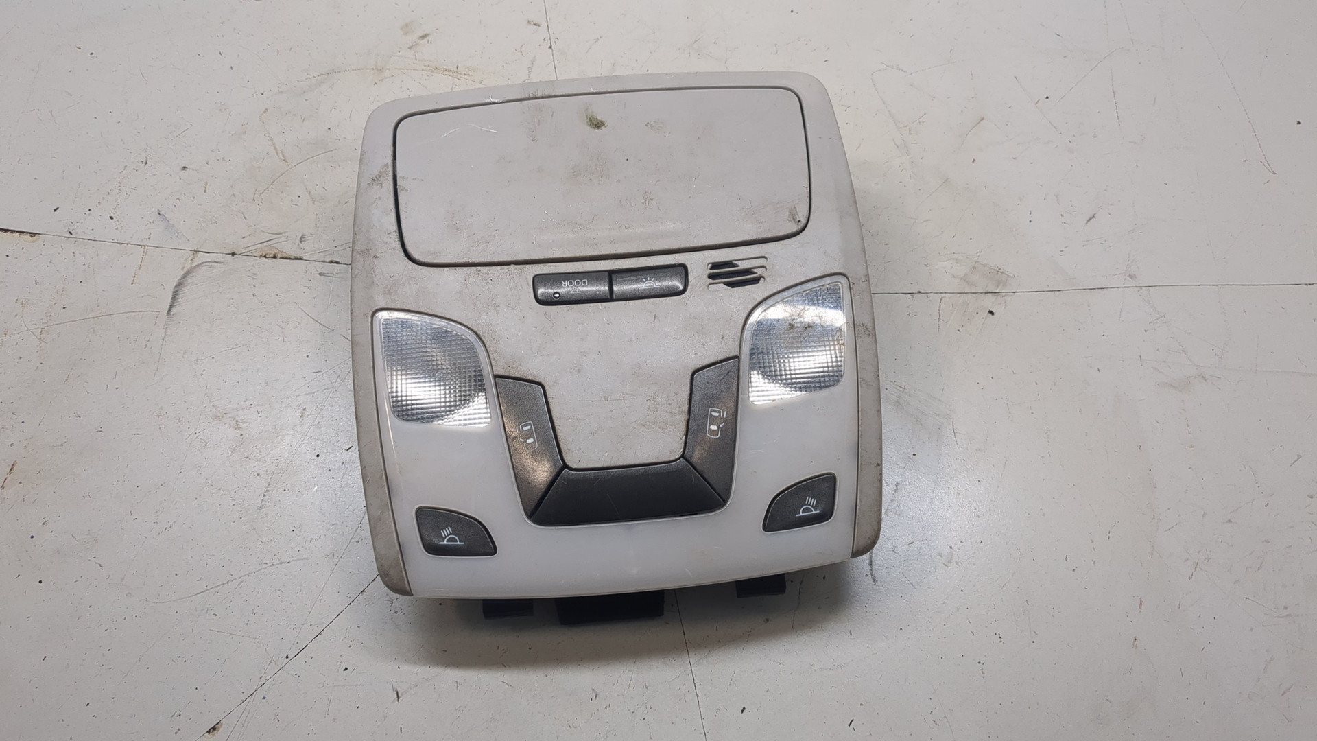 Плафон салонный