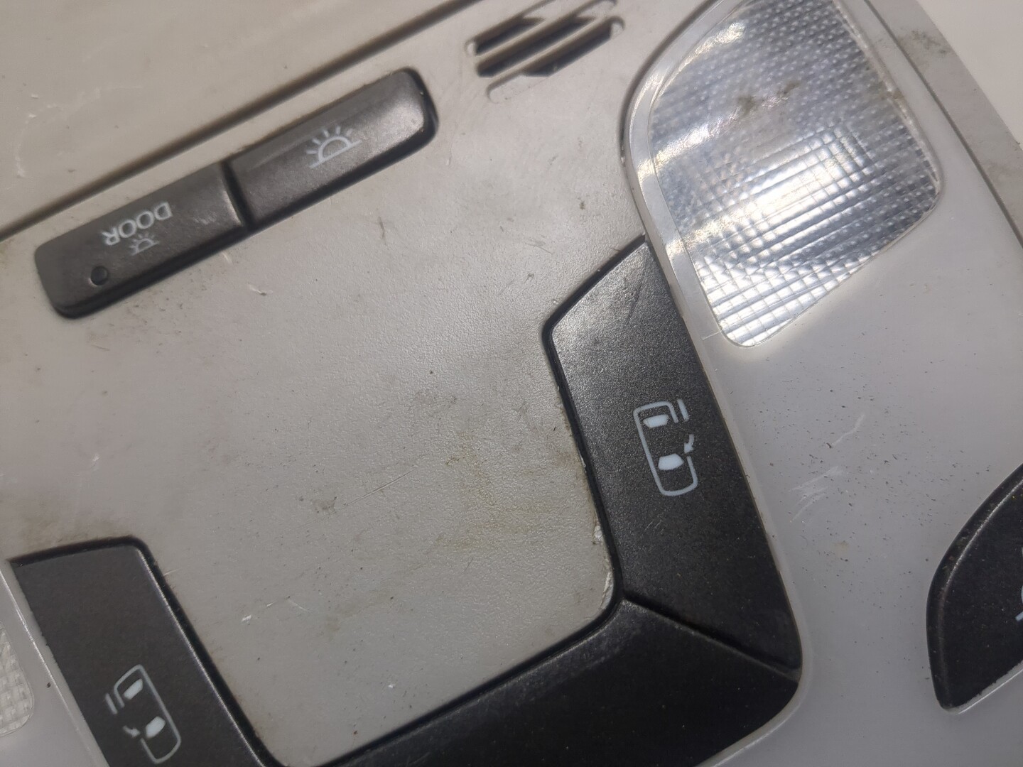 Плафон салонный