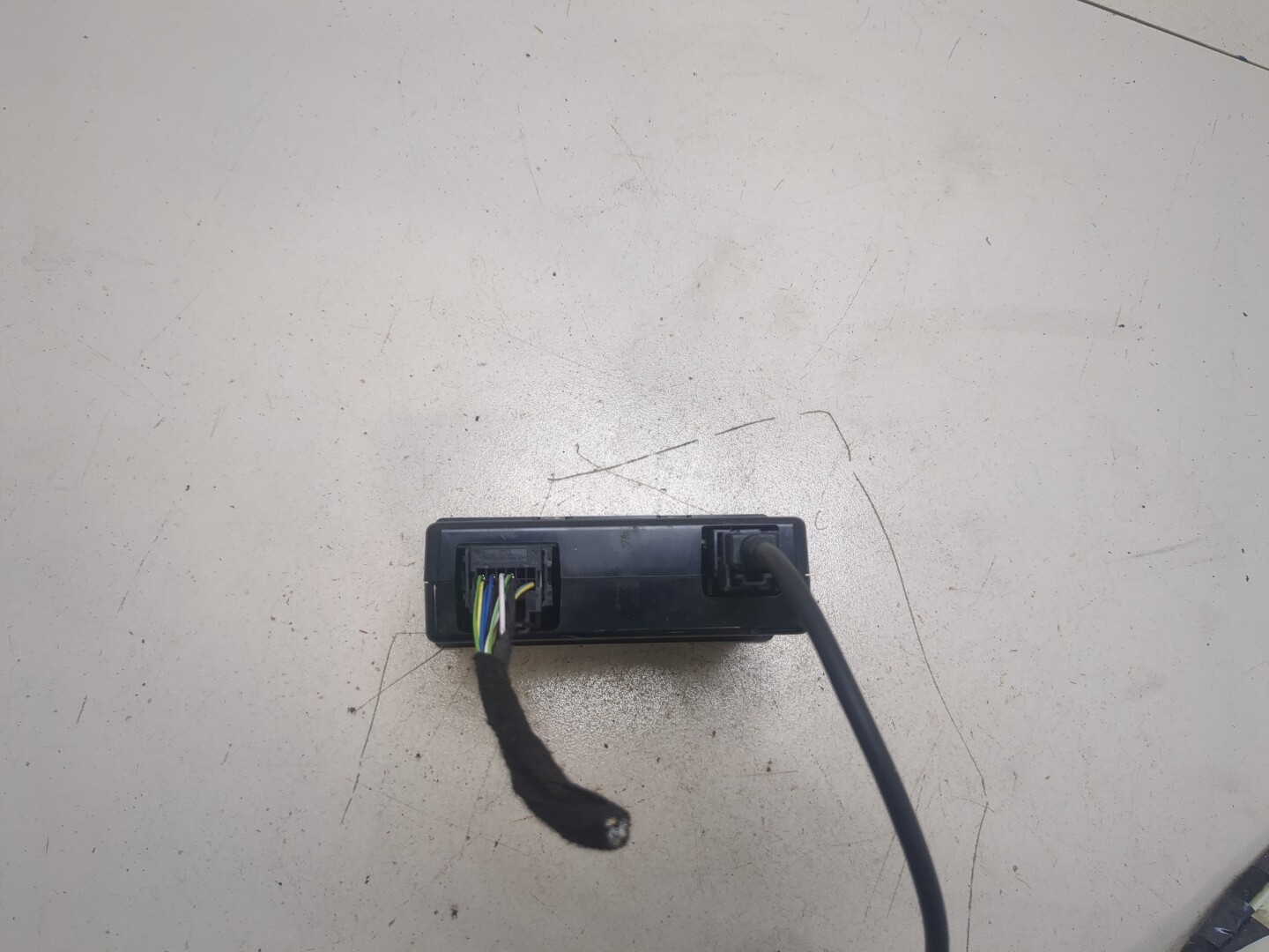 Гнездо AUX / USB IN