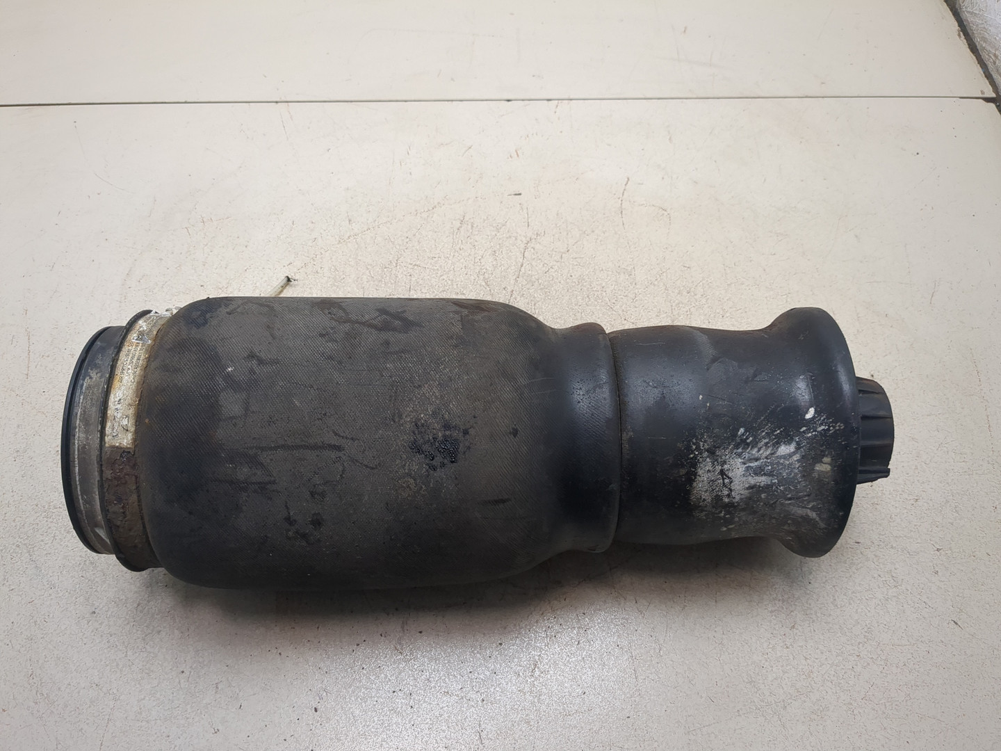 Амортизатор задний (стойка)