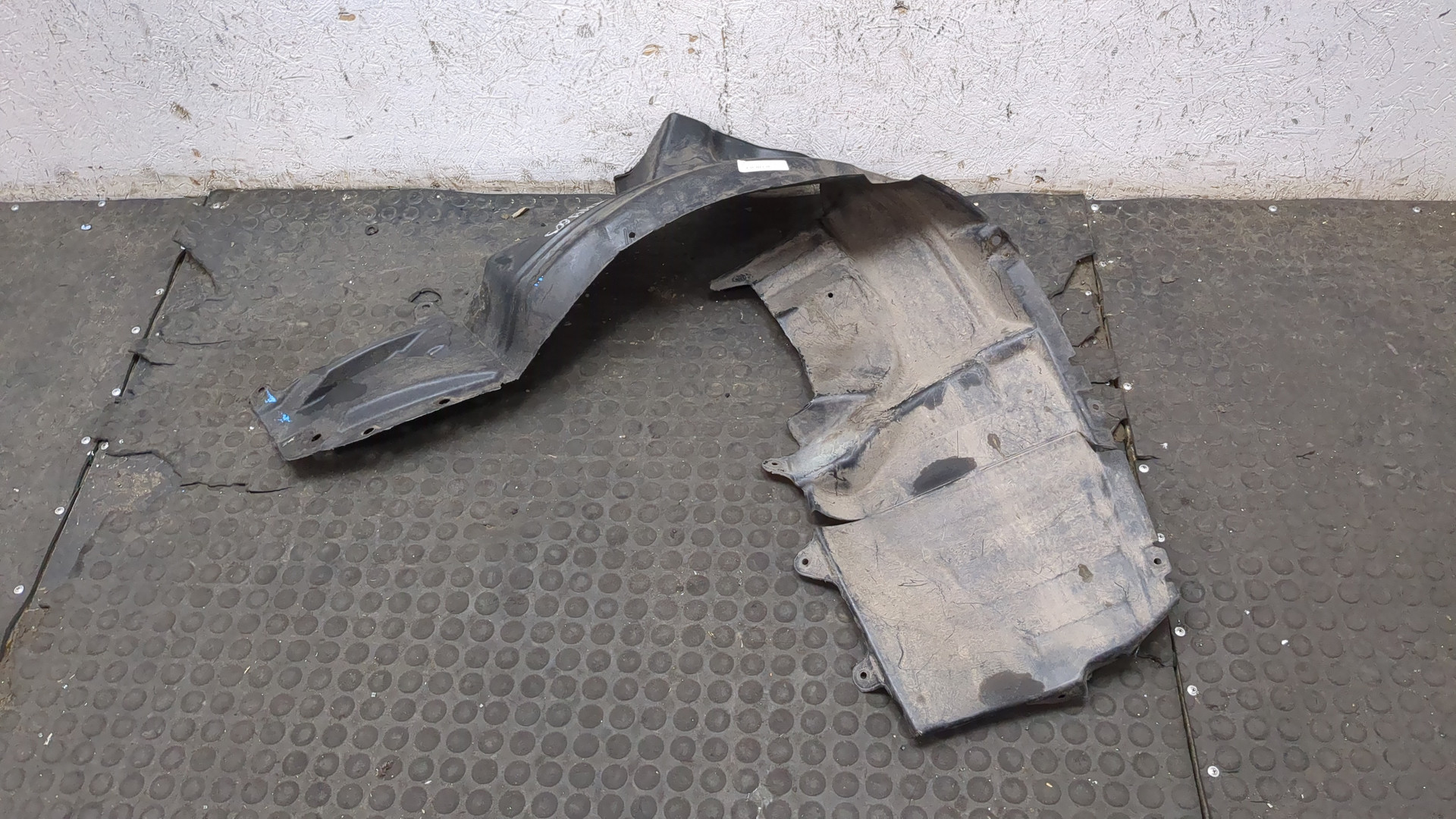 Локер передний левый