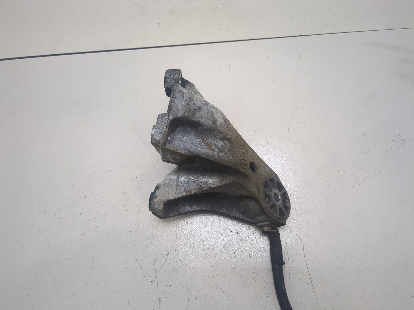 Кронштейн двигателя