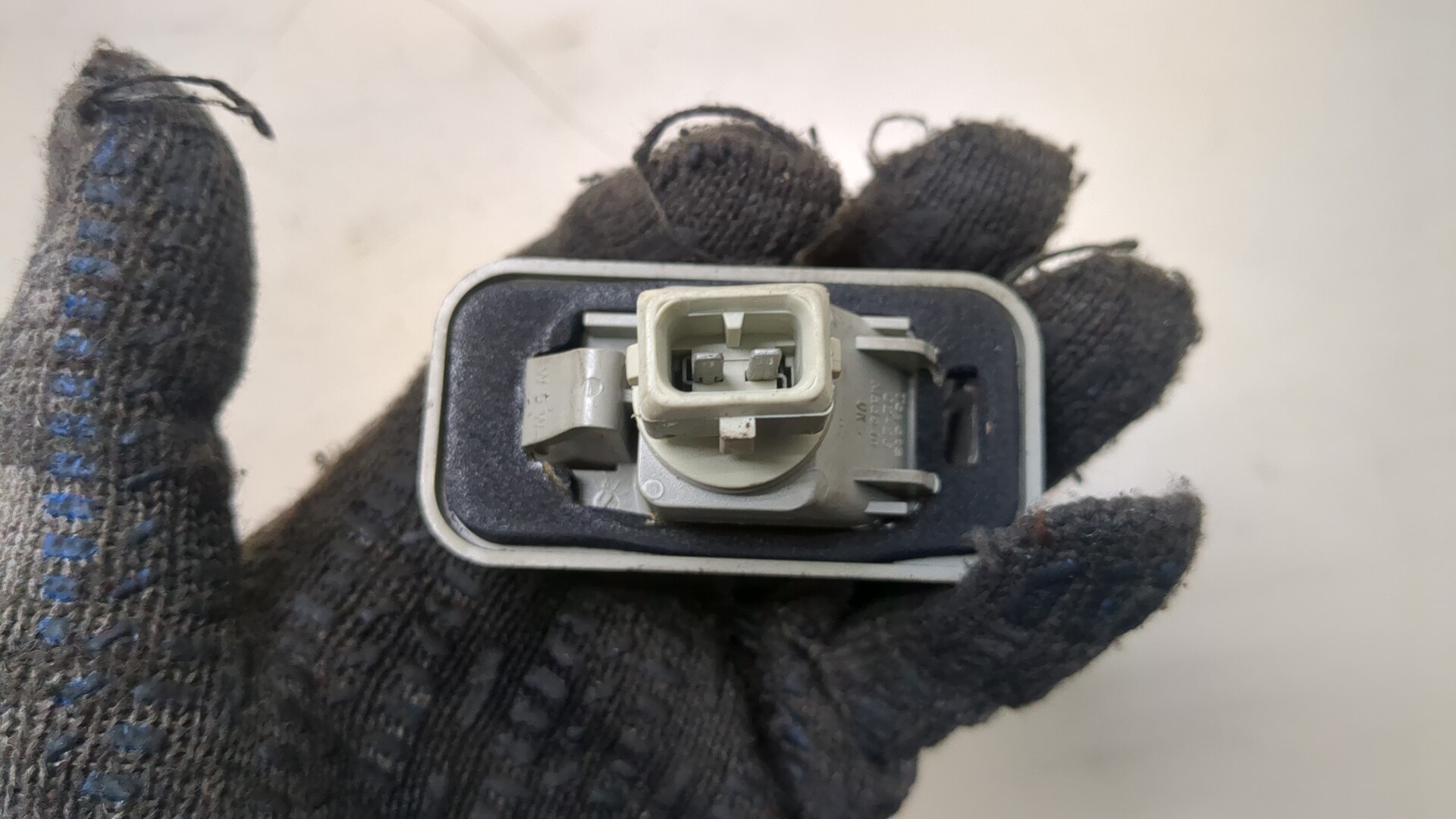 Фонарь подсветки номера