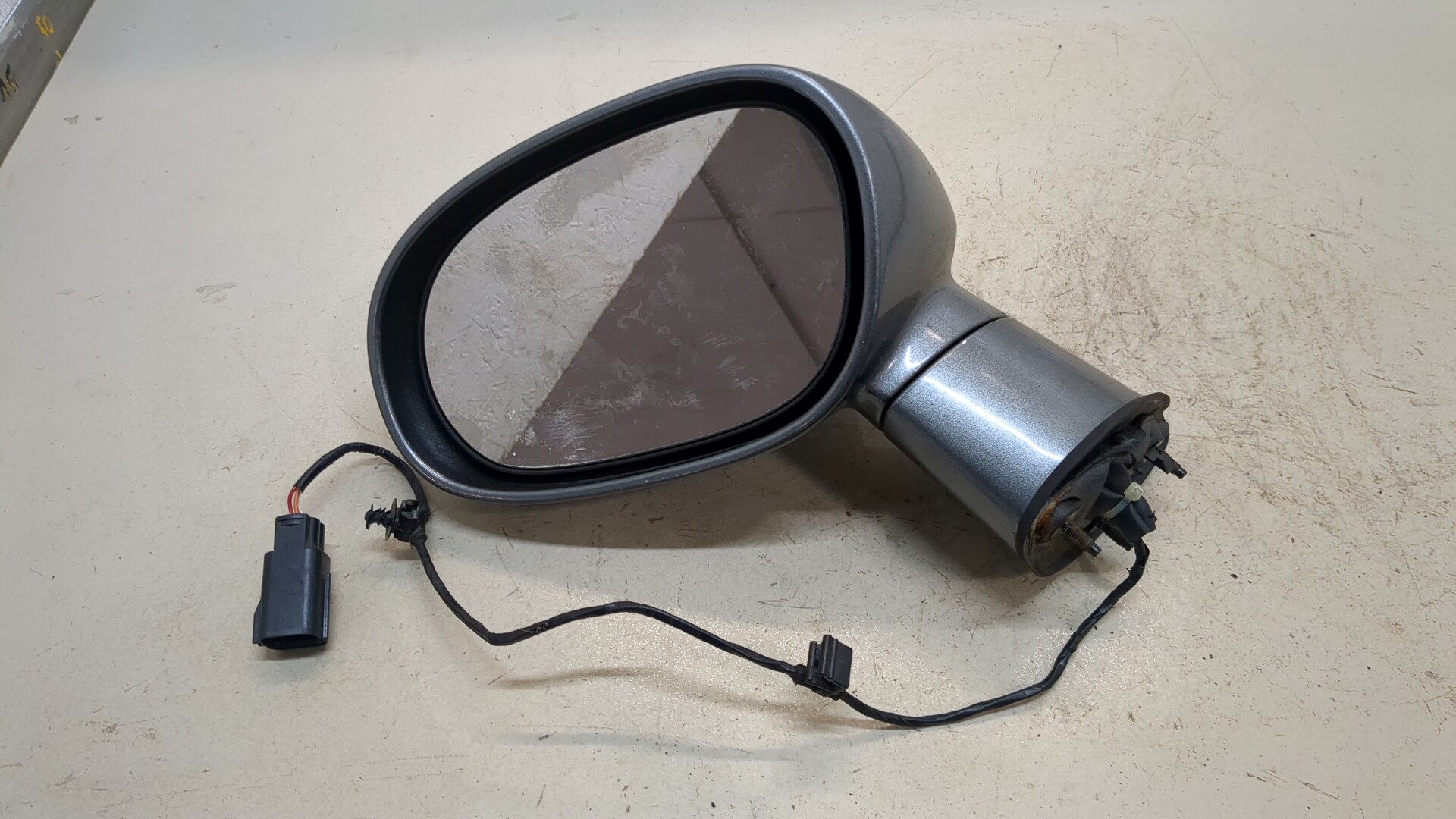 Зеркало левое электрическое