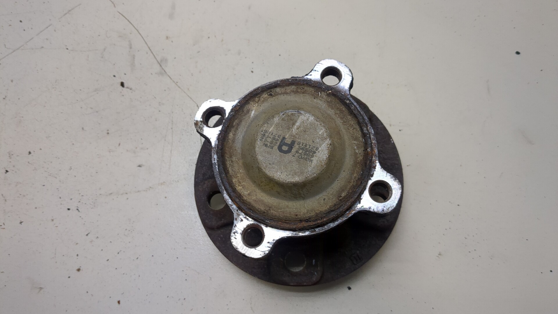 Кулак поворотный задний левый