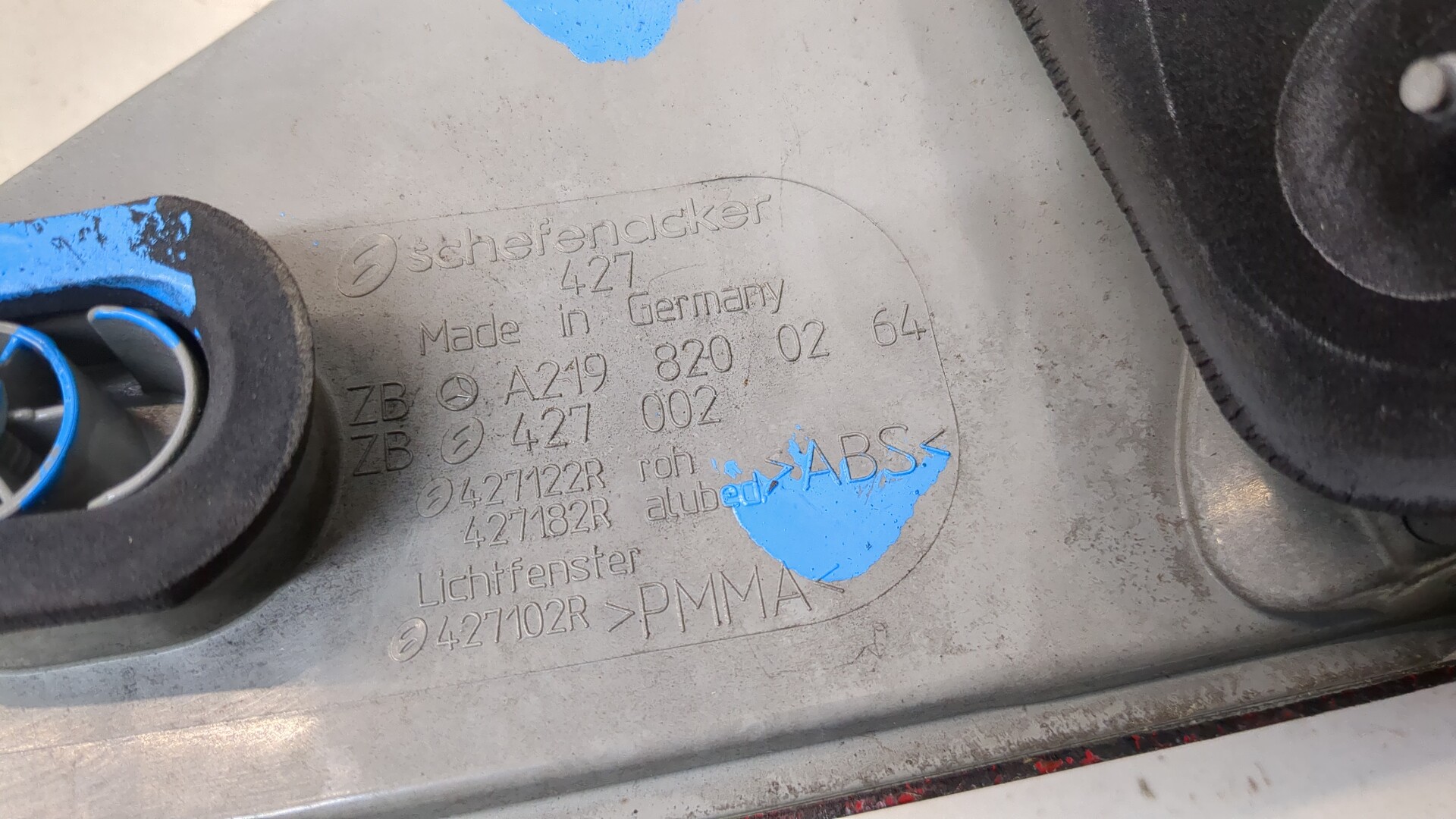 Фонарь задний правый