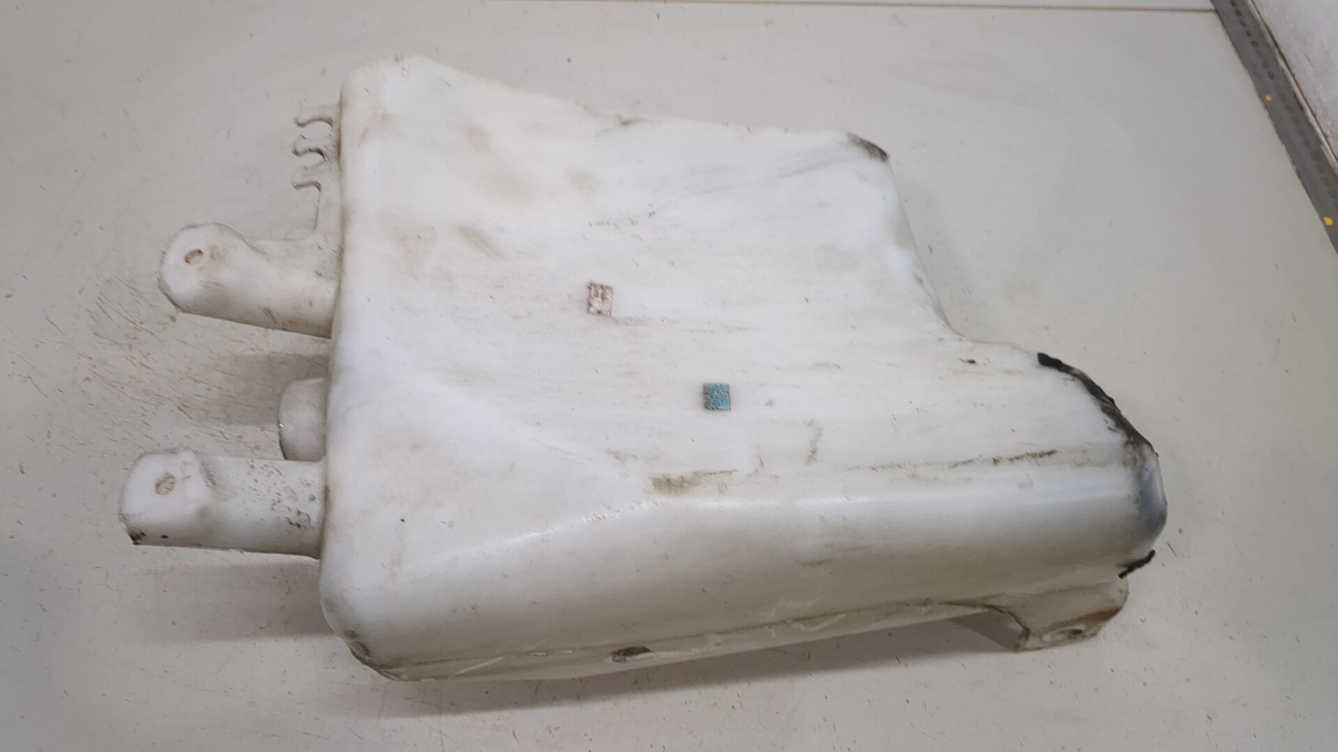 Бачок омывателя лобового стекла