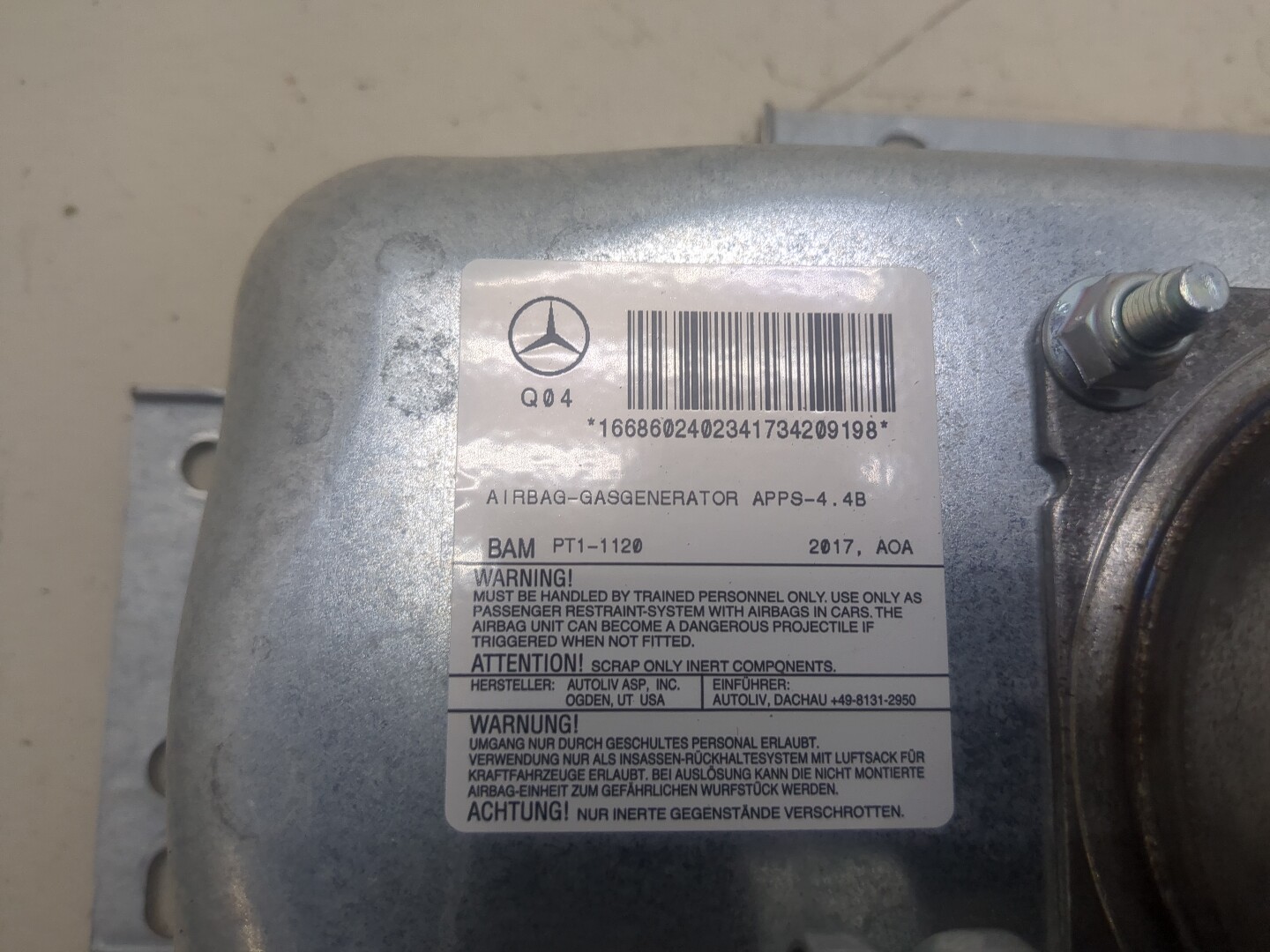 Подушка безопасности пассажирская (в торпедо)