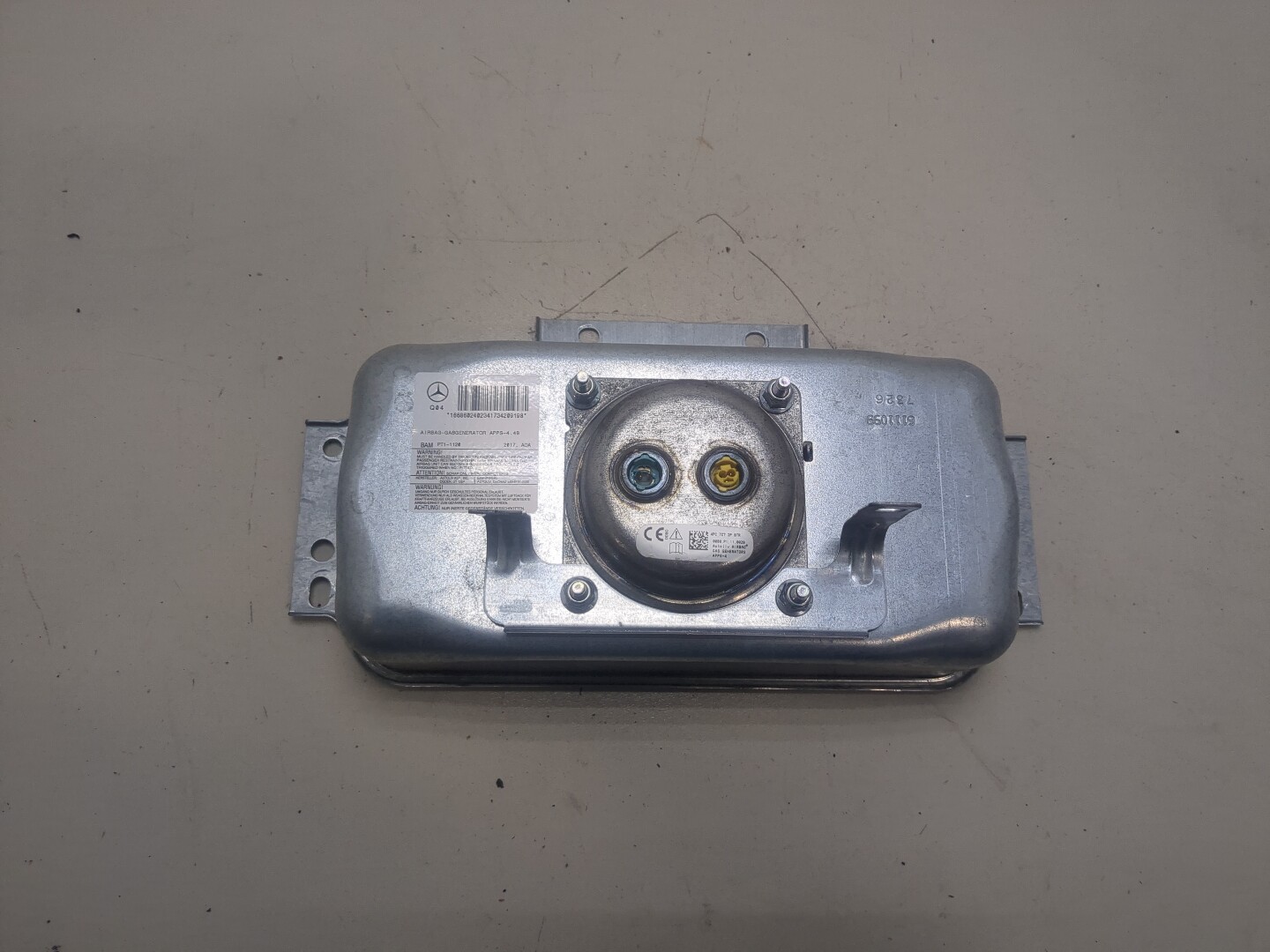 Подушка безопасности пассажирская (в торпедо)