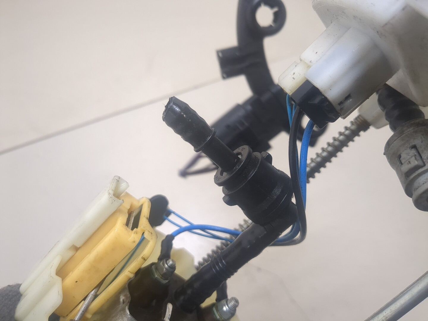 Насос топливный электрический