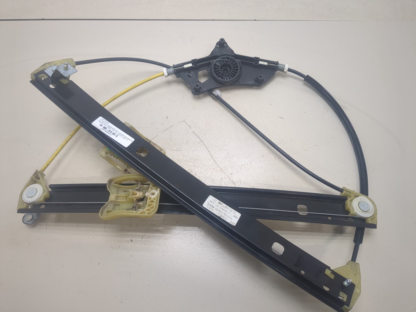 Стеклоподъемник электр. передний правый