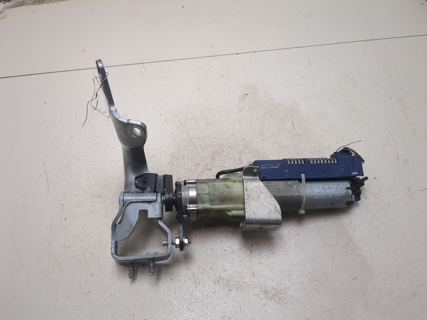 Активатор замка багажника