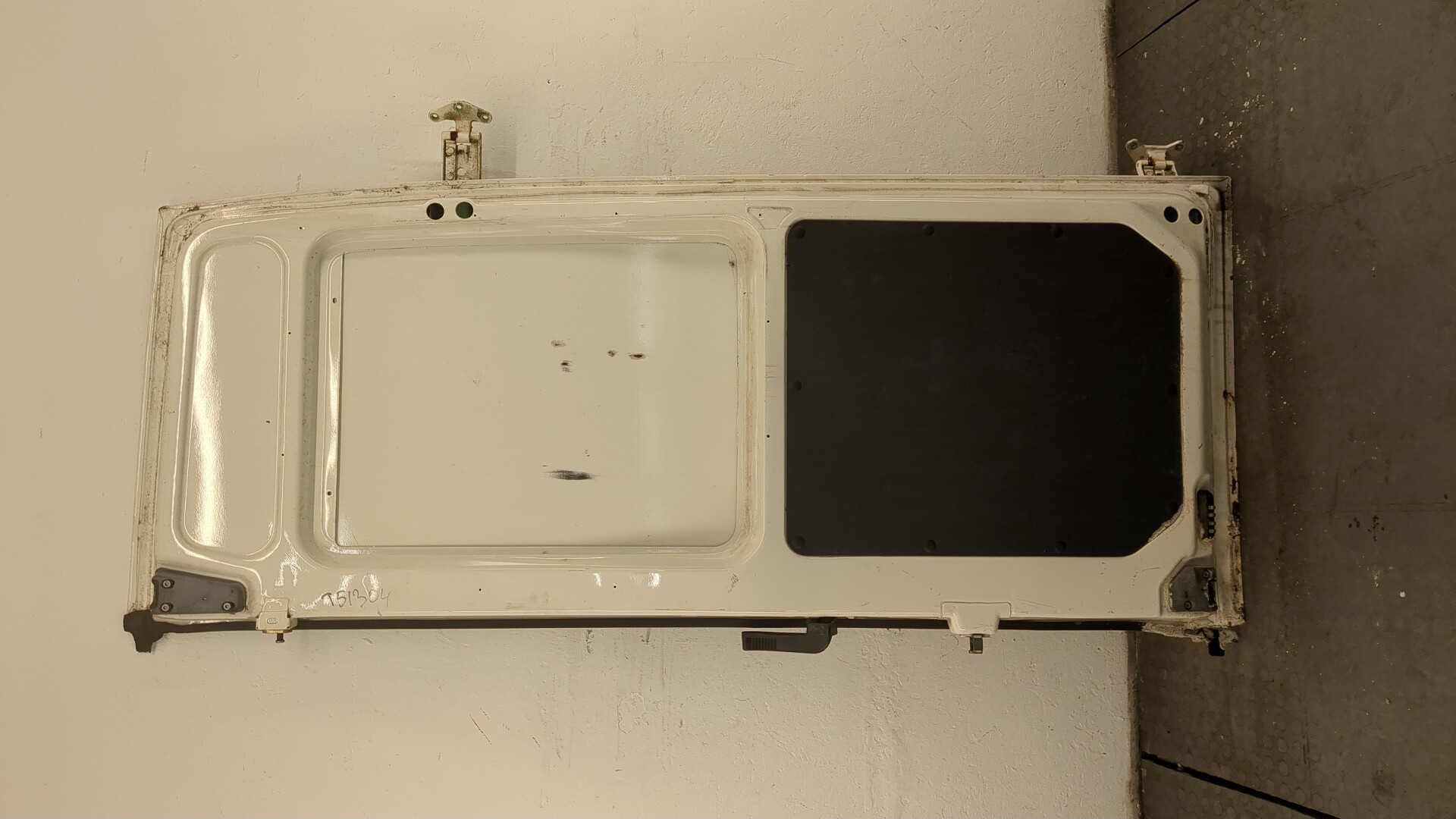 Дверь багажника левая