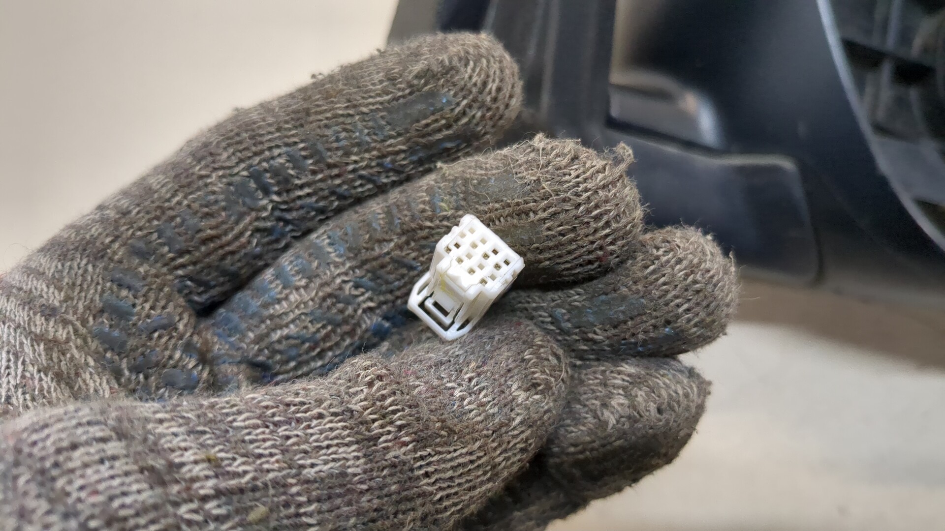 Зеркало правое электрическое