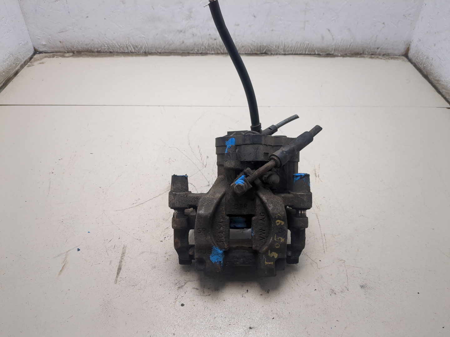 Суппорт задний левый