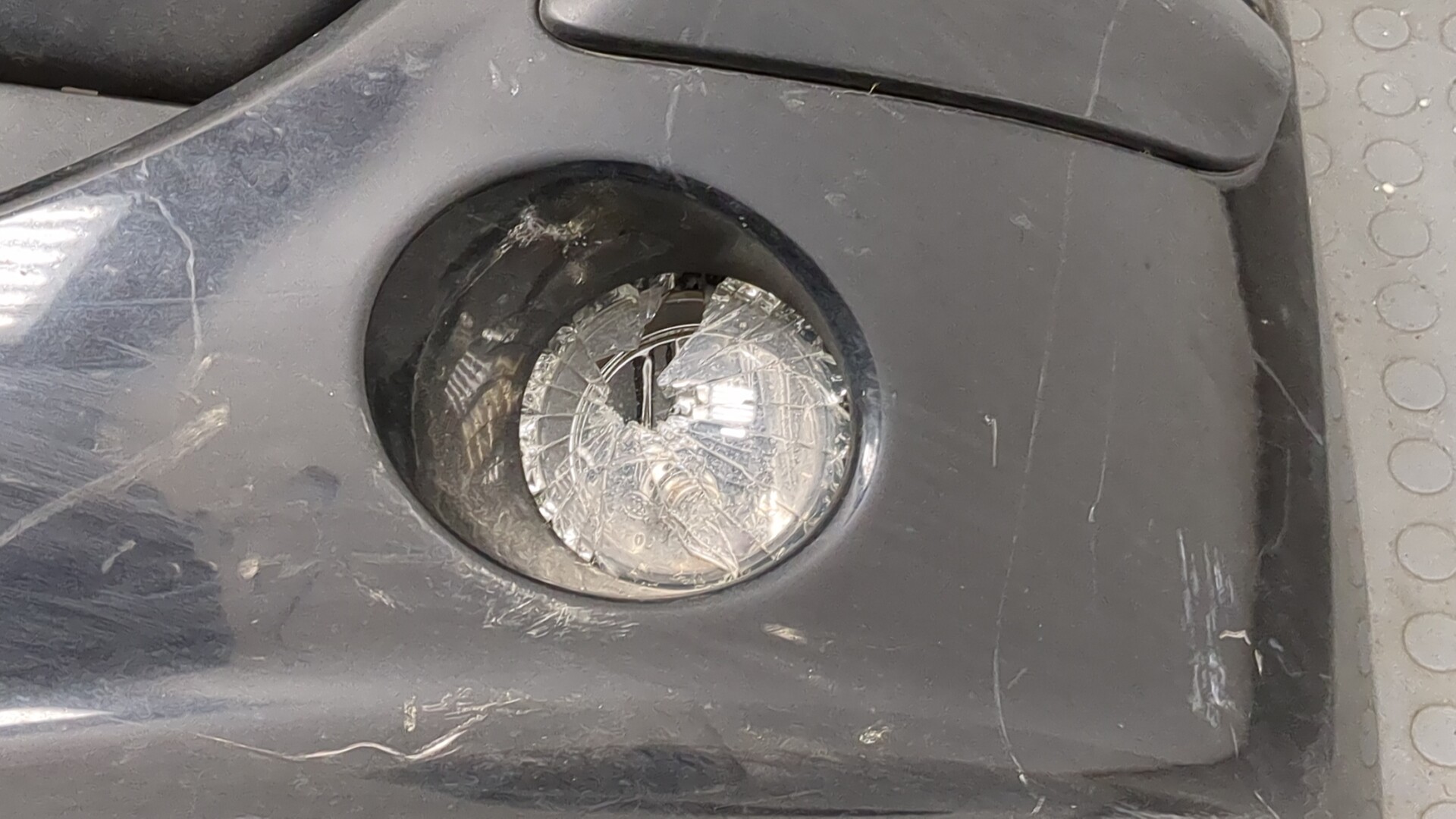 Бампер передний