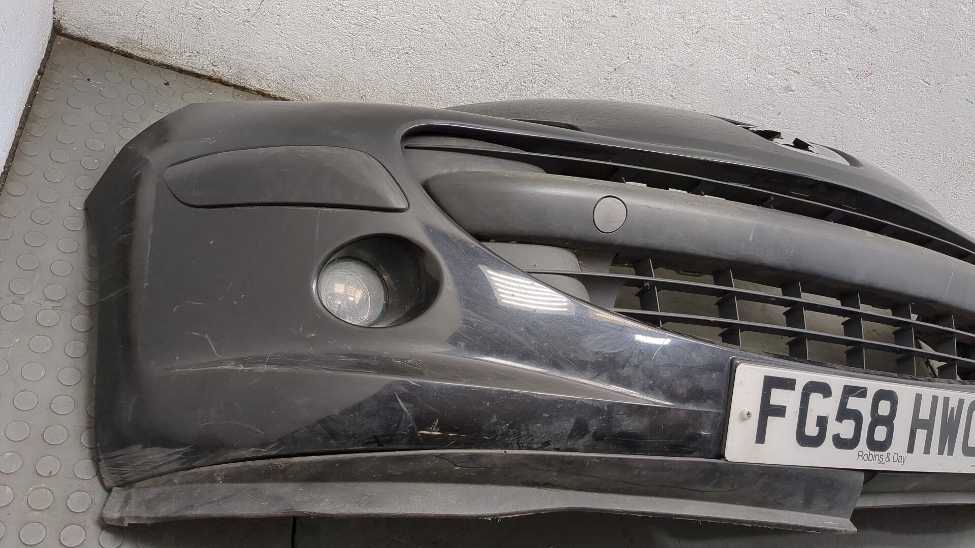 Бампер передний