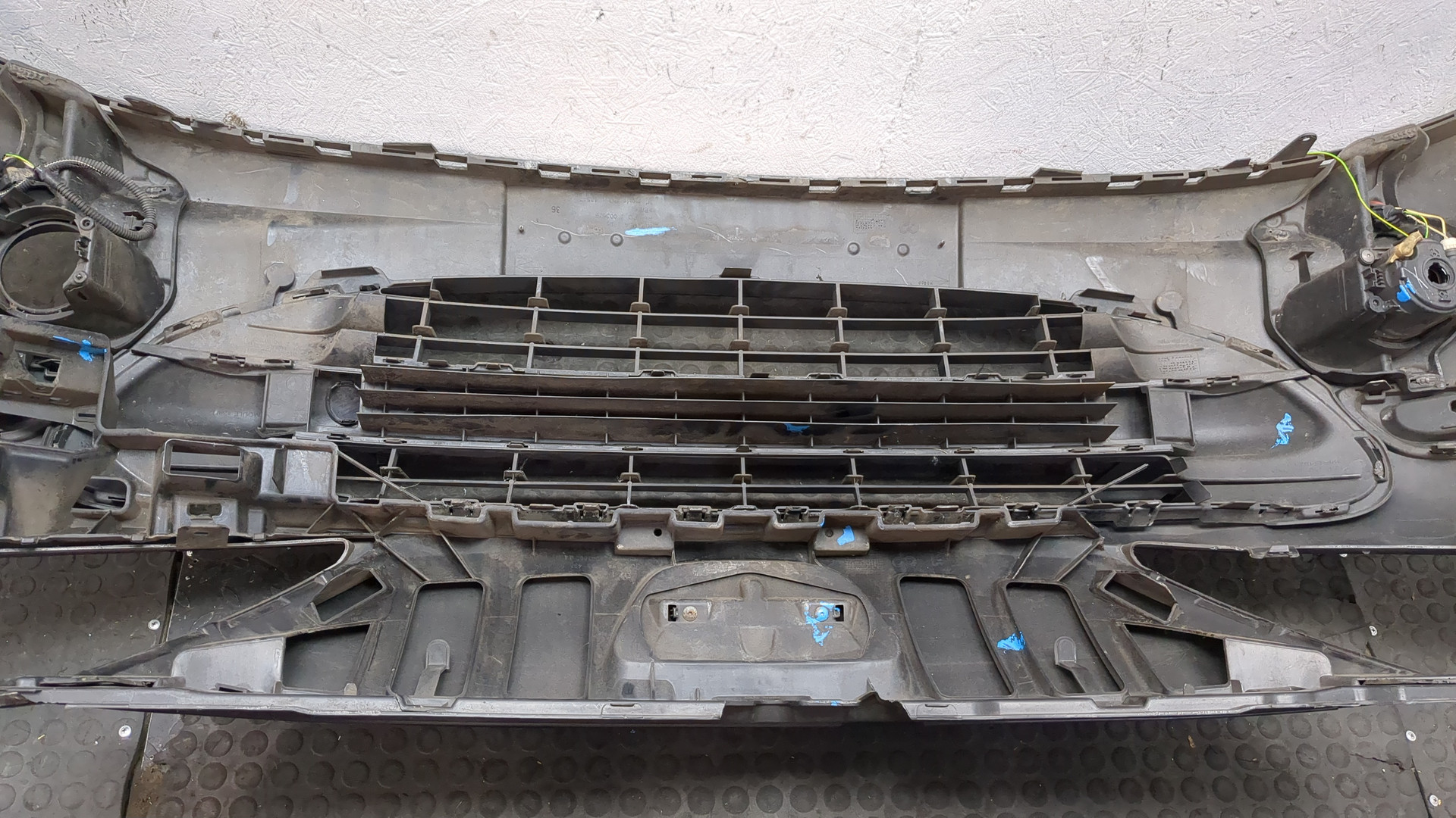 Бампер передний