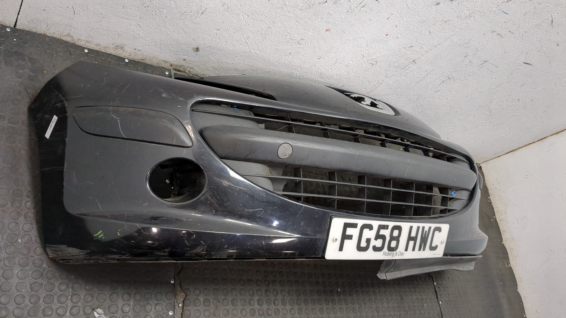 Бампер передний