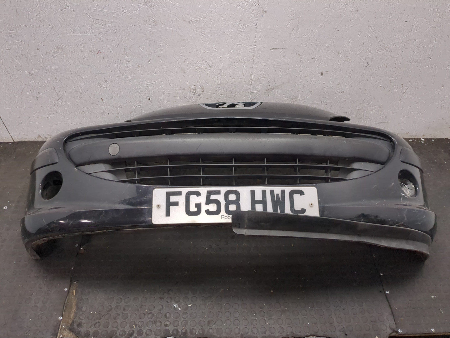 Бампер передний