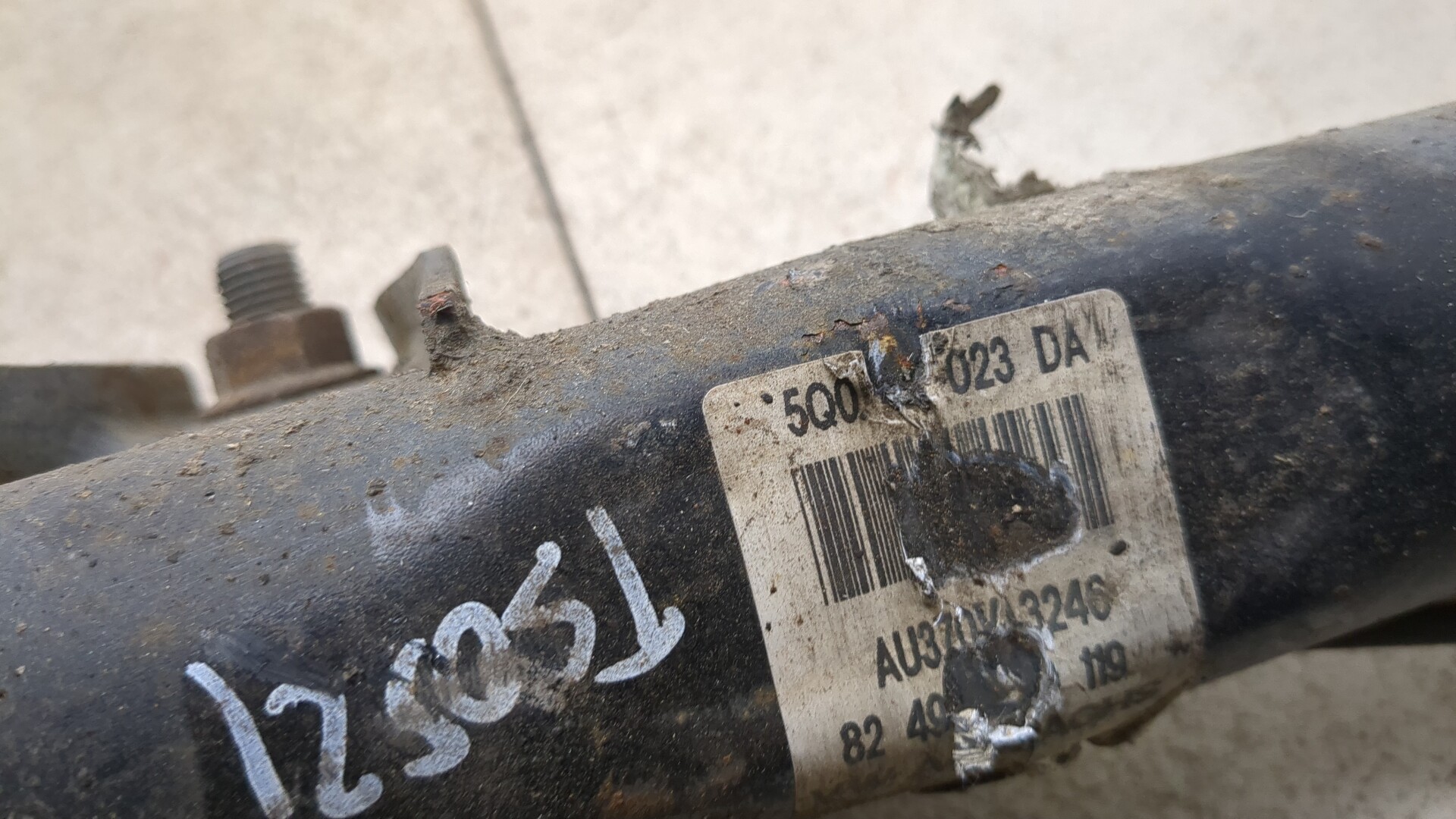 Амортизатор передний