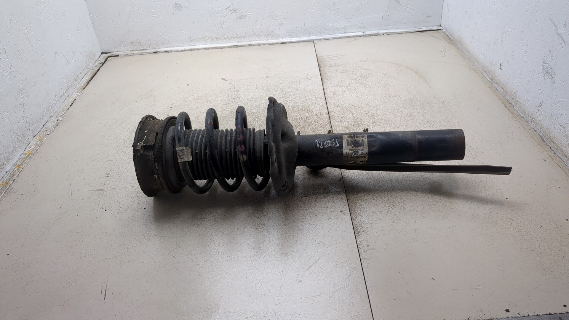 Амортизатор передний