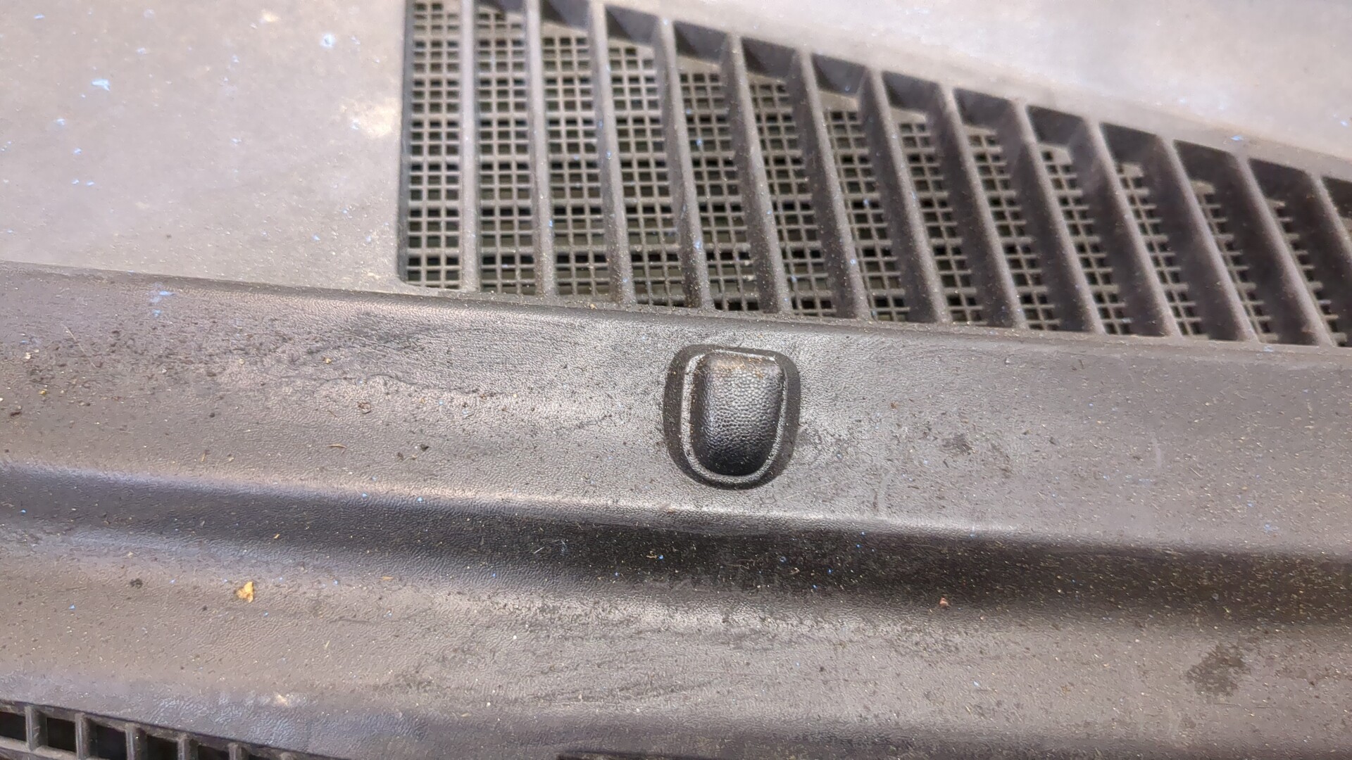 Решетка стеклоочистителей (Жабо)