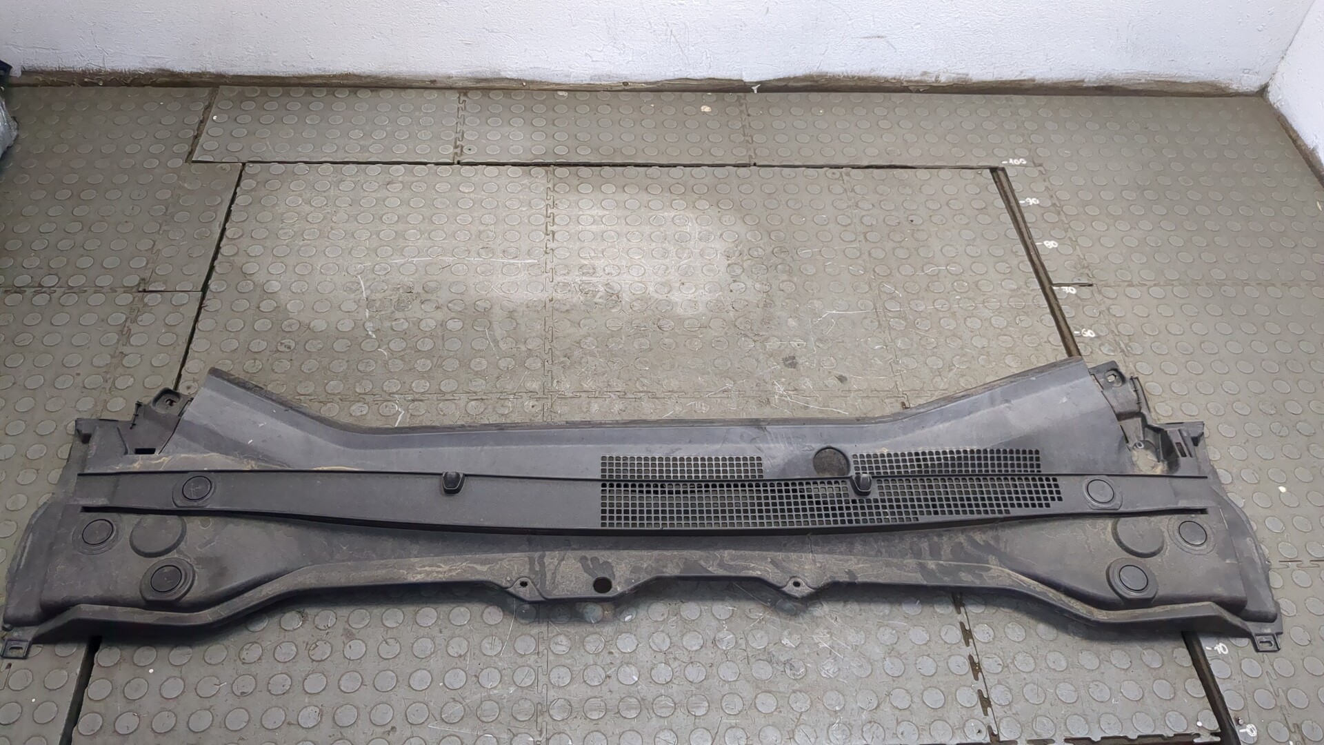 Решетка стеклоочистителей (Жабо)