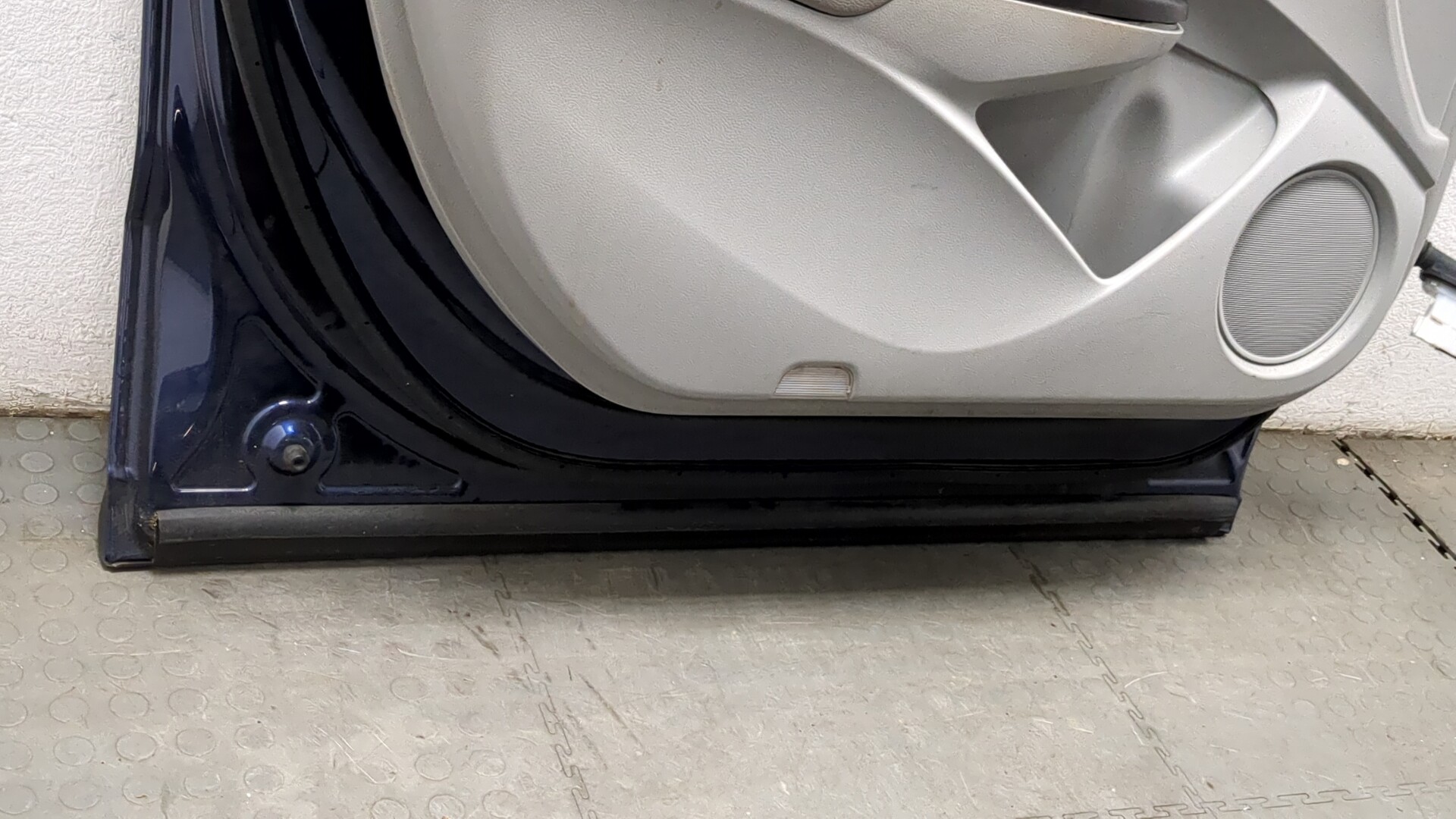 Дверь передняя левая