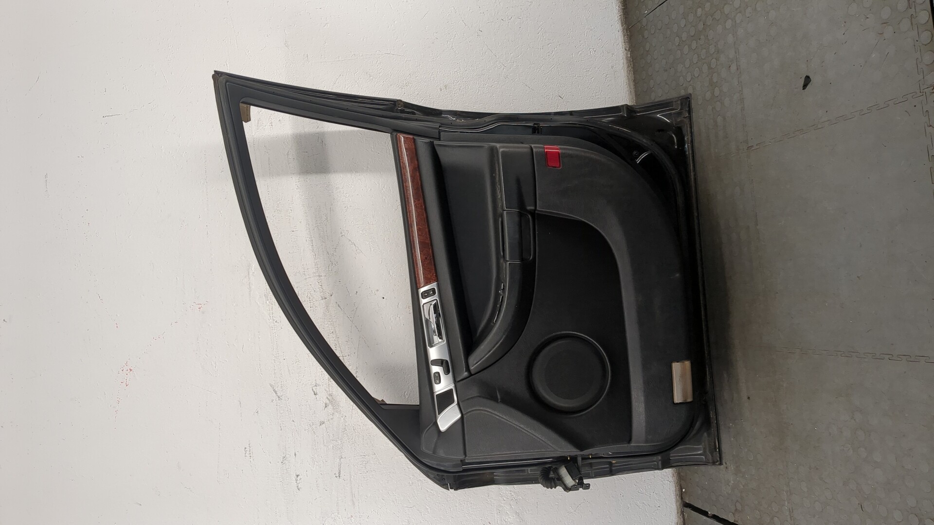 Дверь передняя правая