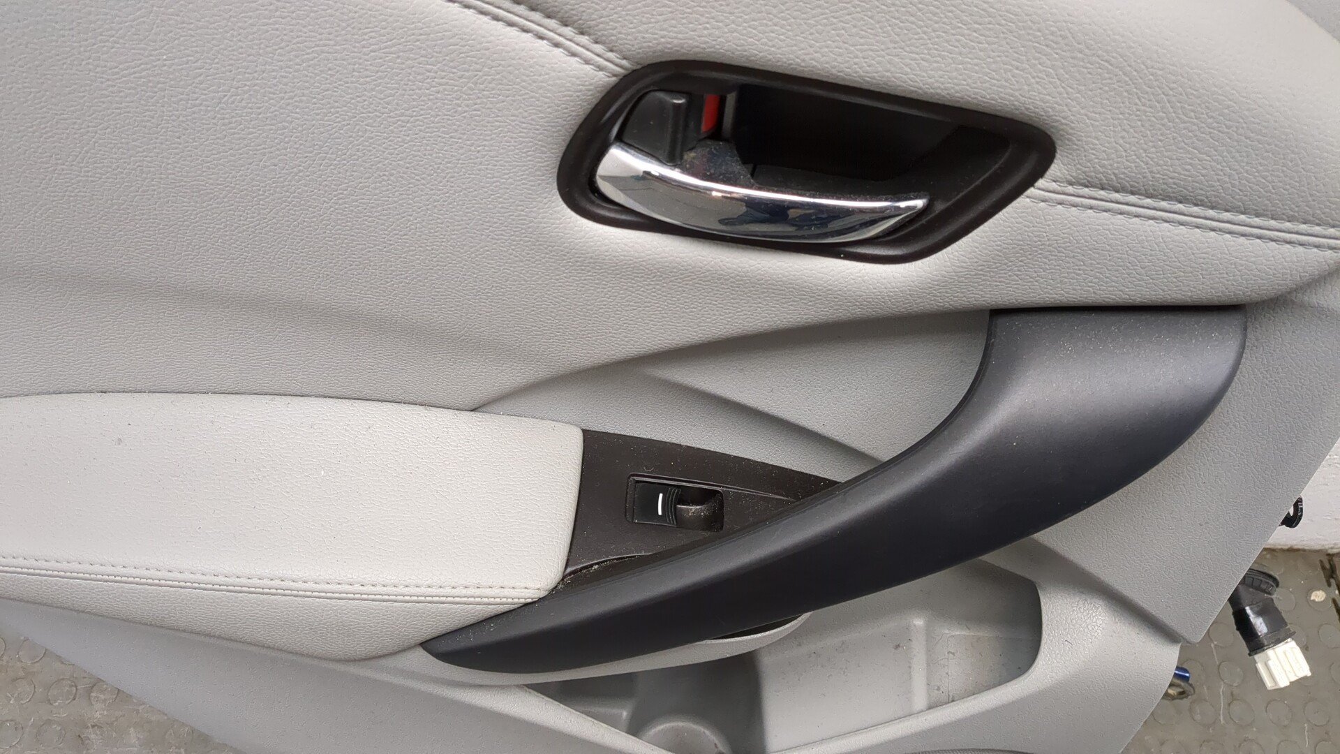 Дверь задняя левая