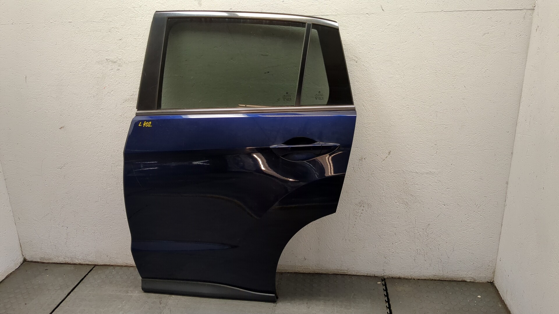 Дверь задняя левая