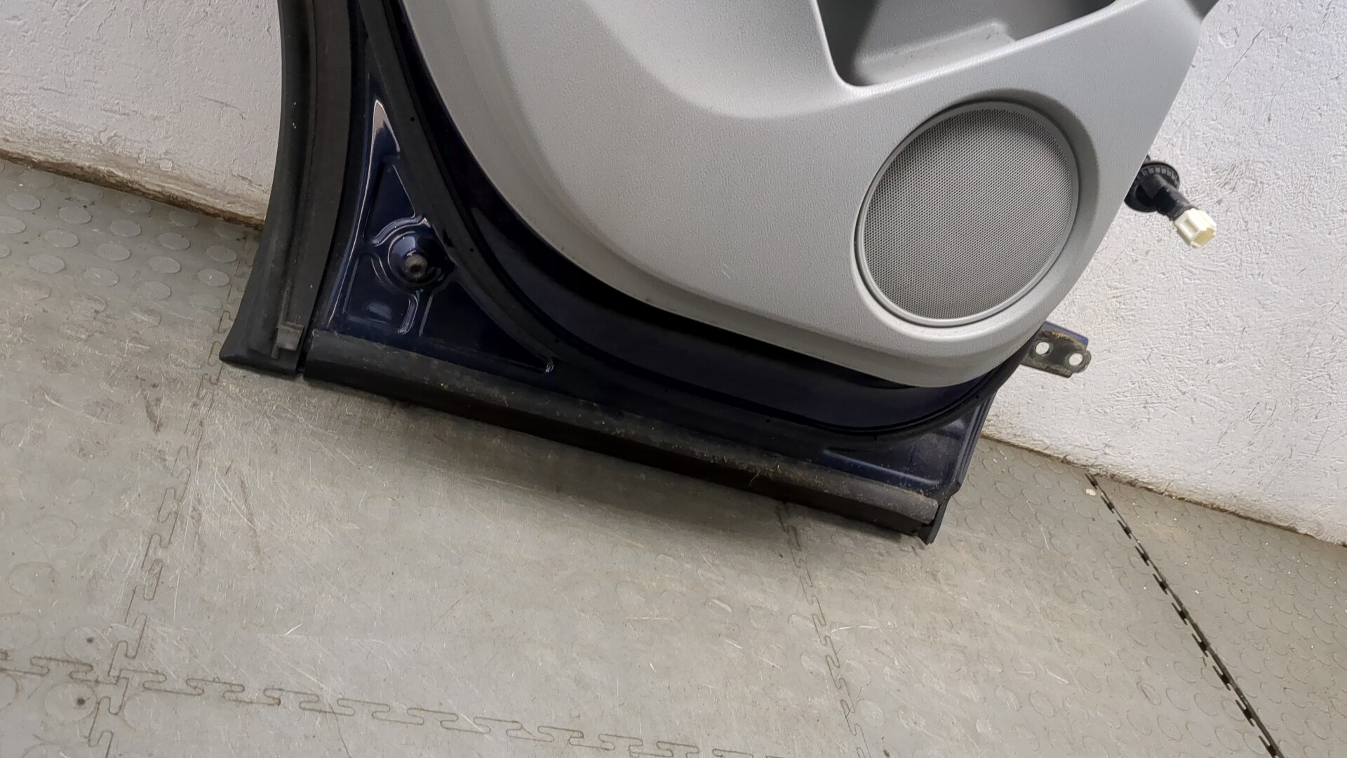 Дверь задняя левая