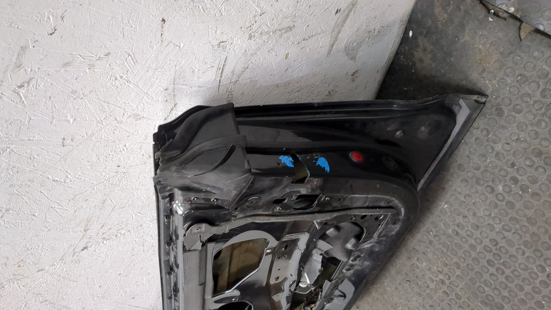 Дверь передняя правая