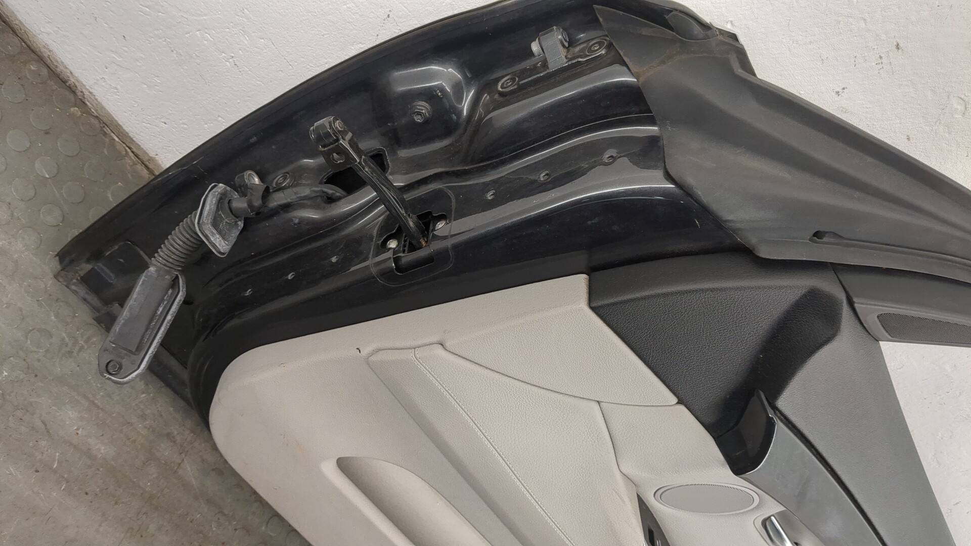 Дверь передняя правая