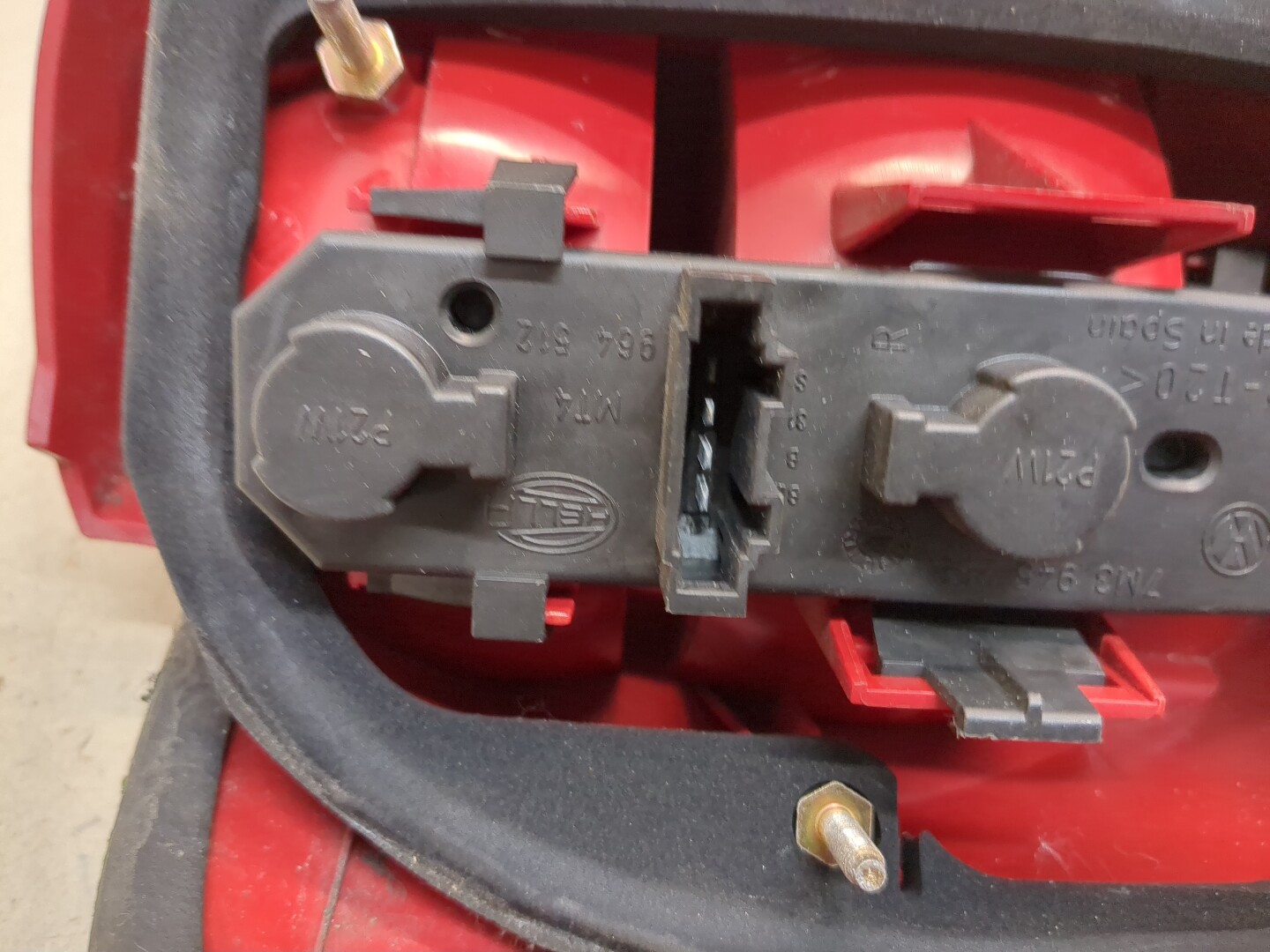 Фонарь задний правый