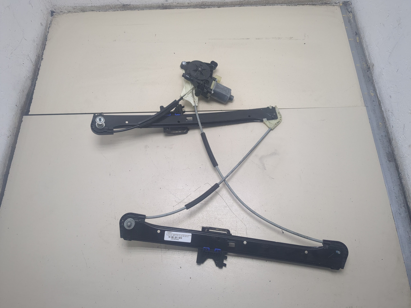 Стеклоподъемник электр. передний правый