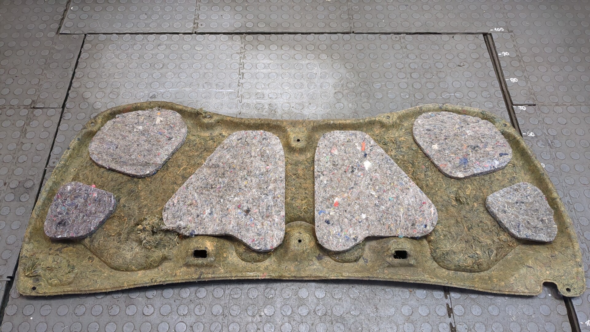 Шумоизоляция капота