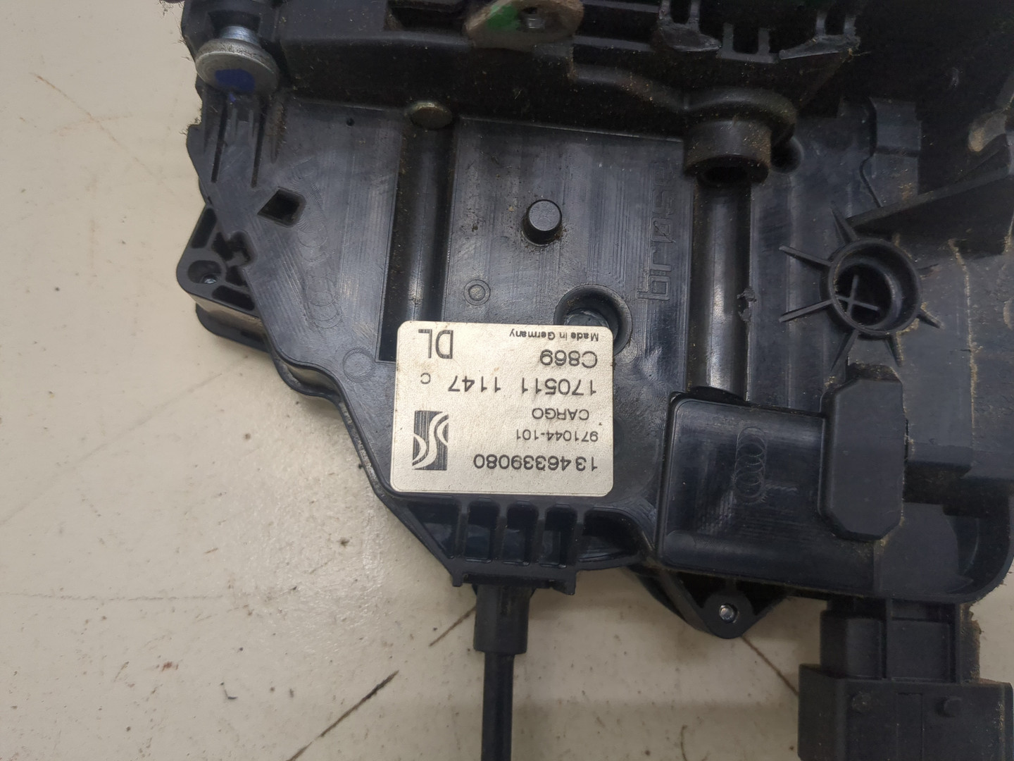 Замок двери задней правой