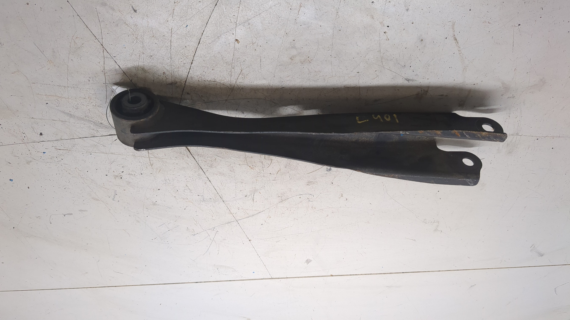 Рычаг задний