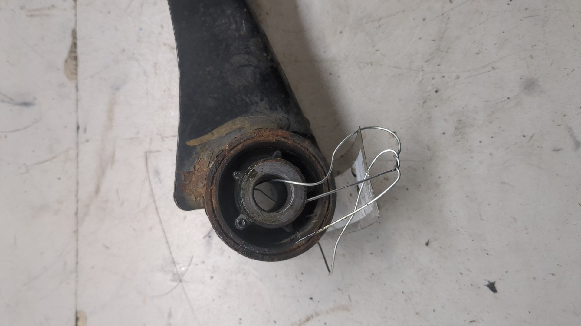 Рычаг задний