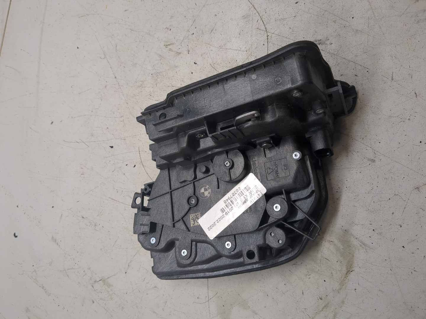 Замок двери передней правой