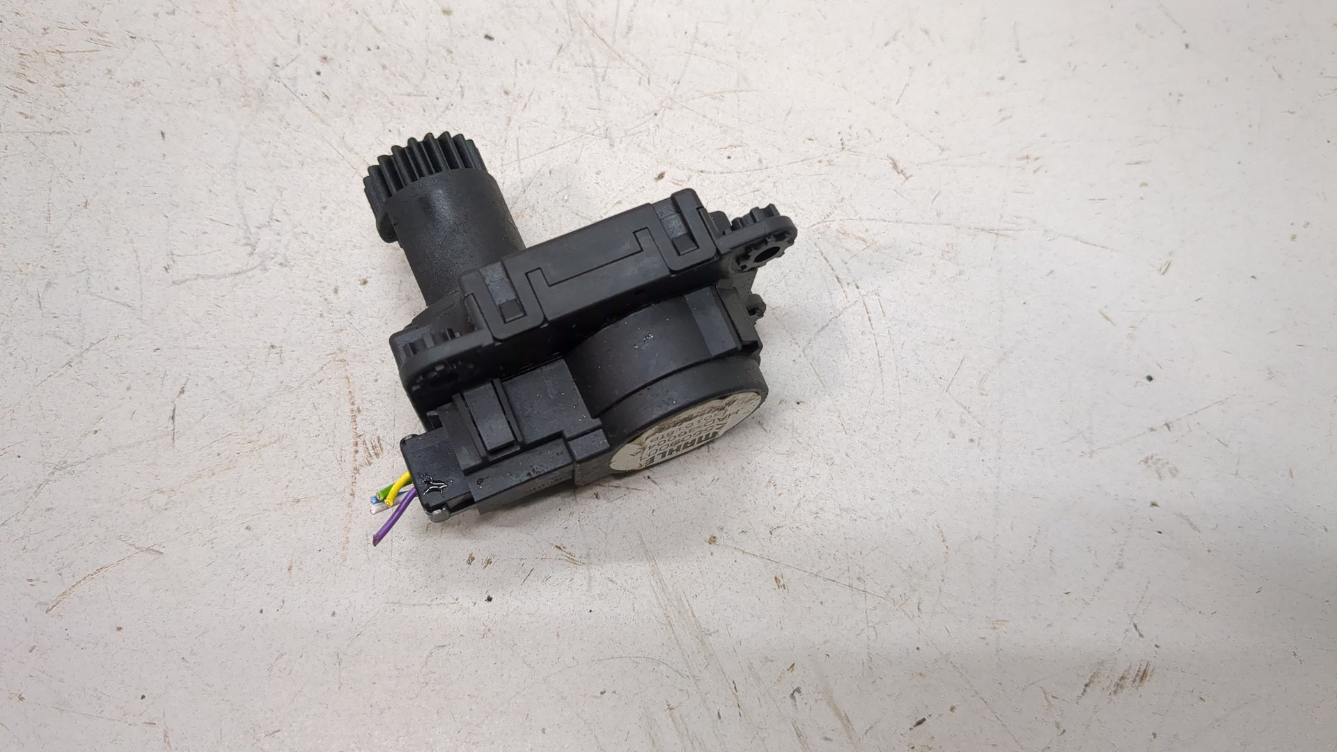 Моторчик заслонки печки